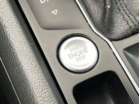 Used 2018 Volkswagen Atlas SE FWD image 25