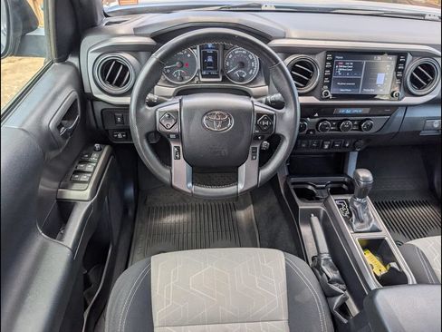 Used 2023 Toyota Tacoma TRD Off-Road w/ Technology Package AWD/4WD image 11