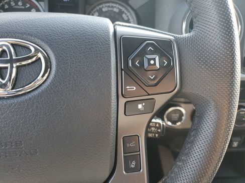 Certified 2023 Toyota Tacoma TRD Off-Road AWD/4WD image 22