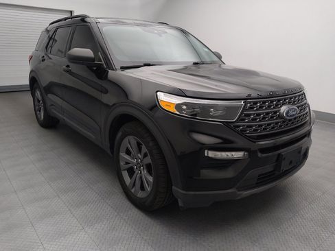Used 2021 Ford Explorer XLT w/ Equipment Group 202A RWD image 13