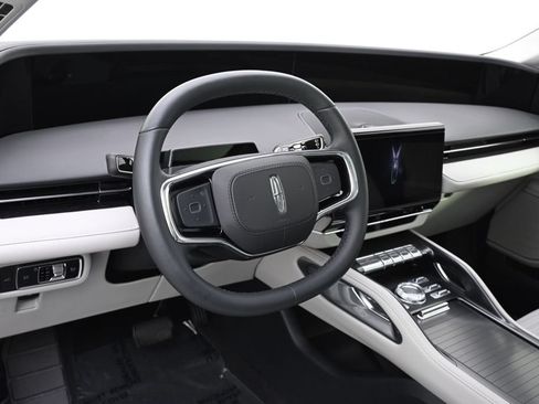 New 2026 Lincoln Nautilus Reserve AWD/4WD image 11