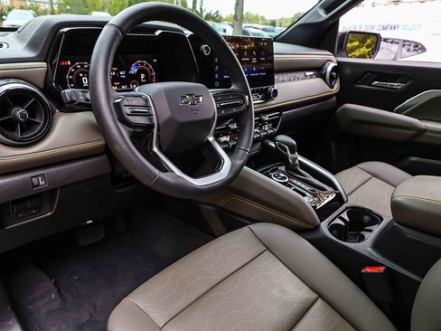 Used 2024 Chevrolet Colorado ZR2 w/ ZR2 Bison Edition image 7