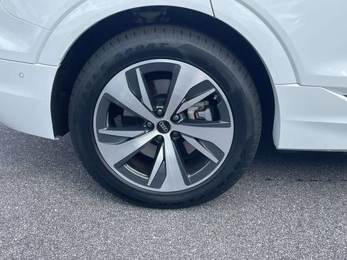 Certified 2024 Audi Q8 e-tron Prestige AWD/4WD image 9