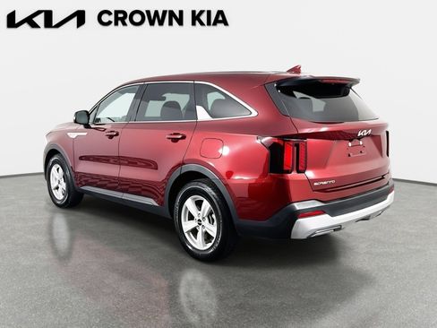 Certified 2025 Kia Sorento LX image 7
