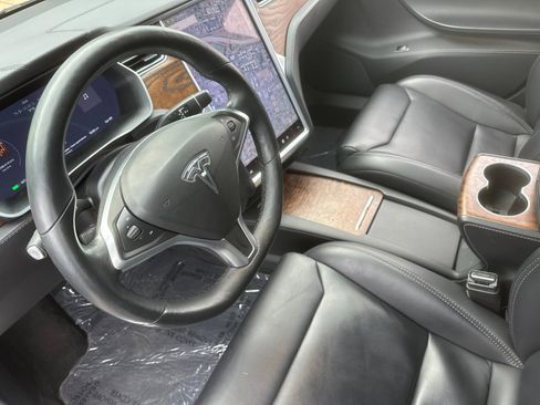 Used 2017 Tesla Model S 75 image 10