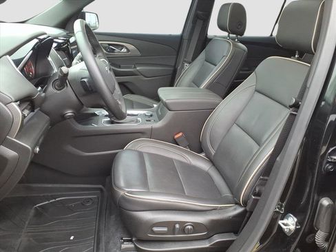 Used 2023 Chevrolet Traverse Premier w/ Redline Edition image 12