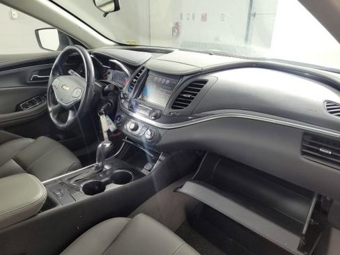 Used 2017 Chevrolet Impala LT FWD image 18