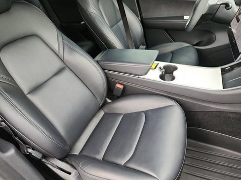 Used 2021 Tesla Model Y Long Range AWD/4WD image 19