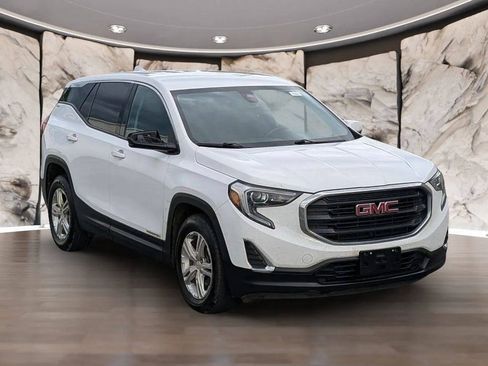 Used 2020 GMC Terrain SLE w/ LPO, Floor Liner Package FWD image 18