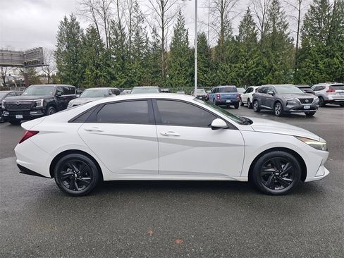 Used 2021 Hyundai Elantra SEL w/ Convenience Package image 4