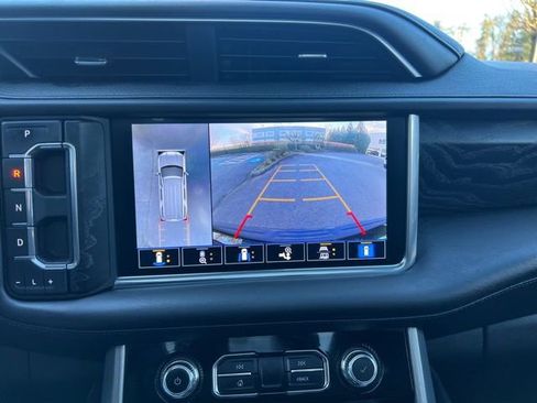 Used 2021 GMC Yukon XL Denali w/ Denali Premium Package image 35