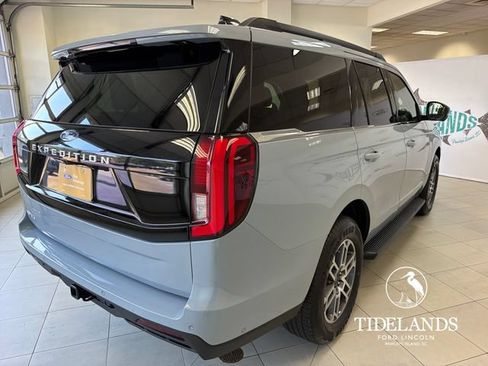 Certified 2025 Ford Expedition Active RWD image 9