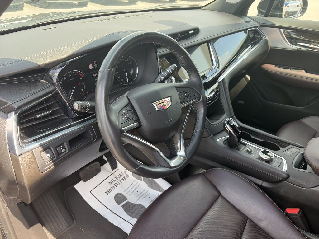 Used 2023 Cadillac XT6 Premium Luxury FWD image 11