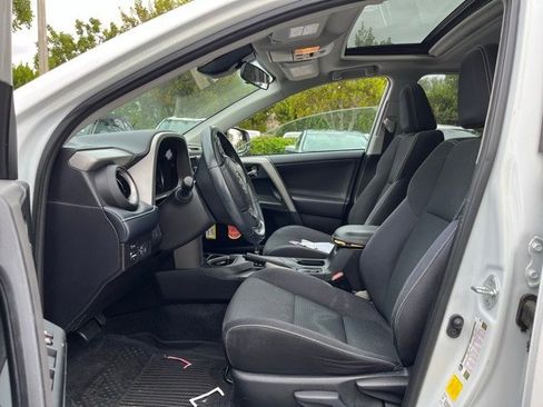 Used 2018 Toyota RAV4 XLE image 6