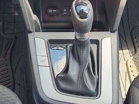 Used 2020 Hyundai Elantra SE w/ Cargo Package (C1) image 19