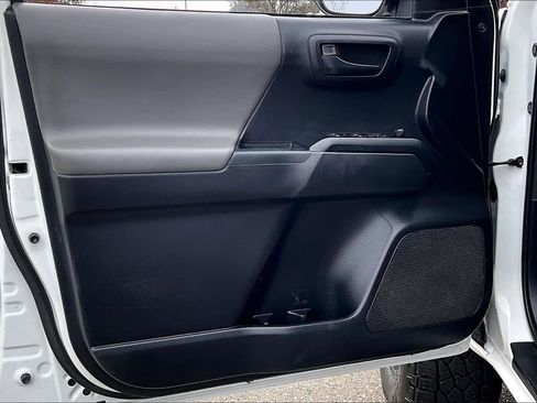 Used 2020 Toyota Tacoma SR w/ SR Convenience Package image 20