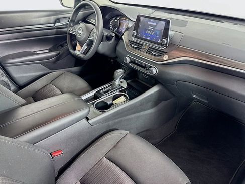 Used 2024 Nissan Altima 2.5 SV image 36