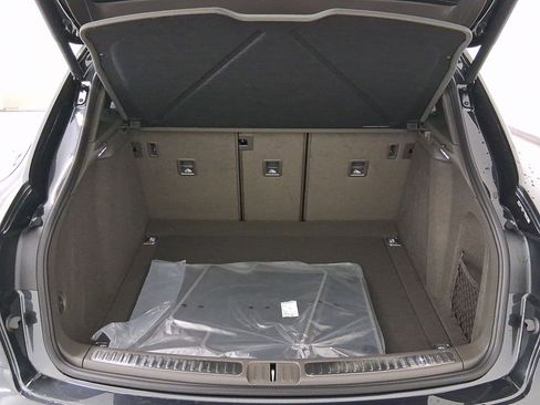 Used 2026 Porsche Macan AWD/4WD image 31