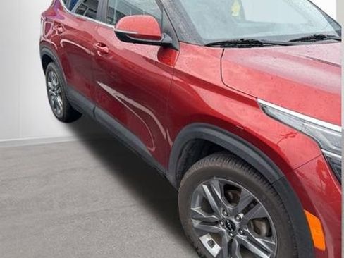 Used 2022 Kia Seltos S FWD image 2