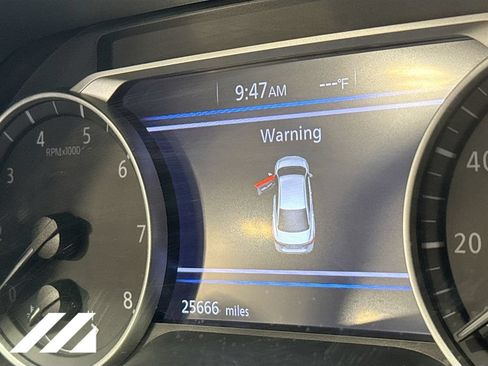 Used 2024 Nissan Sentra SR w/ SR Premium Package FWD image 14