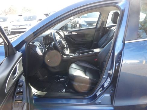Used 2017 MAZDA MAZDA3 Touring image 12