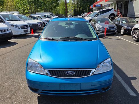 Used 2007 Ford Focus SE FWD image 2