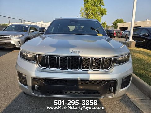 Used 2022 Jeep Grand Cherokee Overland AWD/4WD image 2