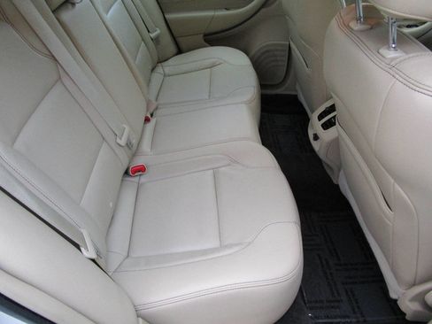 Used 2016 Ford Taurus SEL w/ Equipment Group 201A image 21