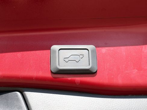 Used 2024 Toyota RAV4 XLE w/ Convenience Package image 34