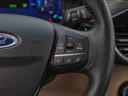 Used 2020 Ford Escape Titanium image 14