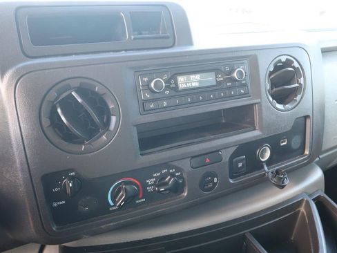 Used 2024 Ford E-450 and Econoline 450 Super Duty w/ Power Windows & Locks Group image 21