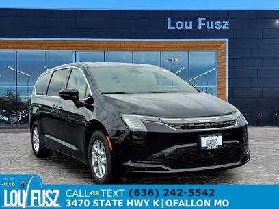 New 2027 Chrysler Pacifica Select