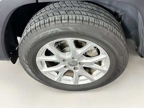 Used 2017 Jeep Cherokee Latitude image 11