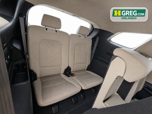 Used 2017 Hyundai Santa Fe SE FWD image 16