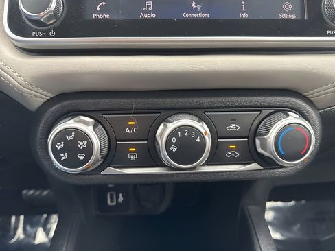 Used 2020 Nissan Versa SV image 17