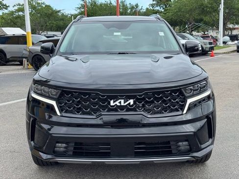 Certified 2023 Kia Sorento SX AWD/4WD image 6