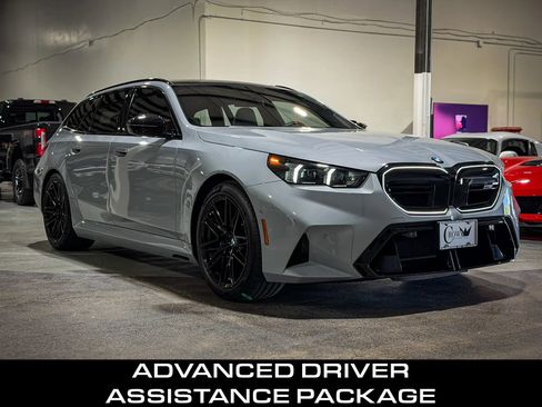 Used 2026 BMW M5 Touring AWD/4WD image 4