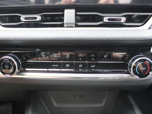 New 2026 Chevrolet Equinox LT w/ Safety and Technology Package FWD image 41