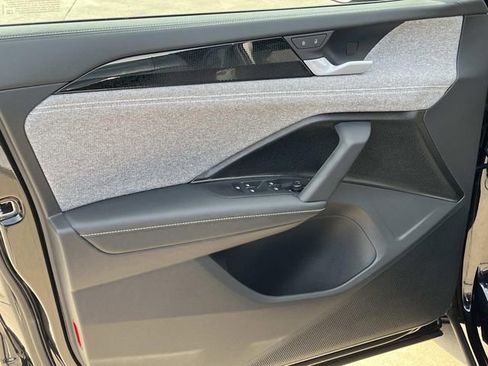 New 2026 Volkswagen Tiguan S image 9