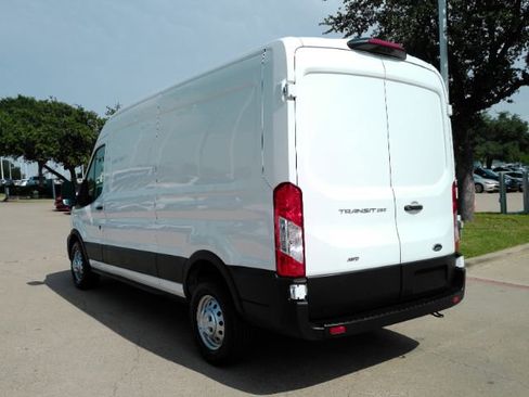 Used 2023 Ford Transit 250 Medium Roof AWD image 9