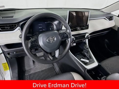 Used 2025 Toyota RAV4 XLE w/ Convenience Package FWD image 7