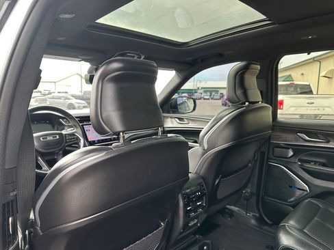 Used 2022 Jeep Grand Cherokee L Overland w/ Luxury Tech Group IV image 22