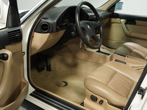 Used 1989 BMW 525i Sedan image 4