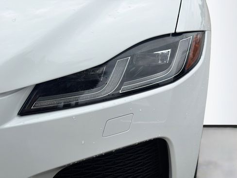 Used 2021 Jaguar F-PACE S image 9