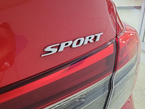 Used 2024 Honda Civic Sport image 9