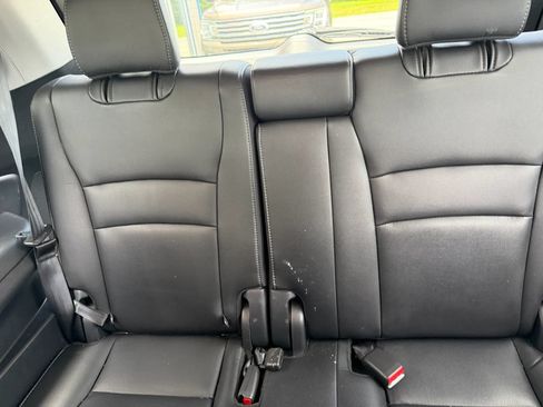 Used 2019 Honda Pilot Touring image 19