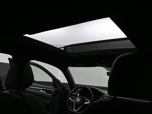 Used 2021 Volkswagen Atlas Cross Sport SE image 17