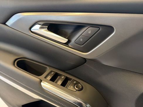 New 2026 Chevrolet Traverse LT w/ Midnight/Sport Edition FWD image 24