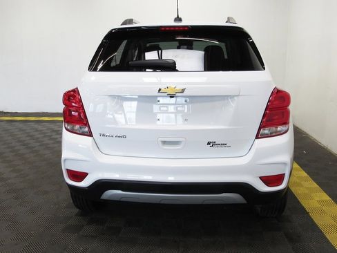 Used 2020 Chevrolet Trax LT w/ LT Convenience Package image 6