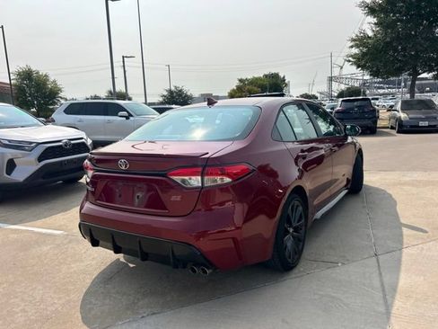 Used 2023 Toyota Corolla SE FWD image 3